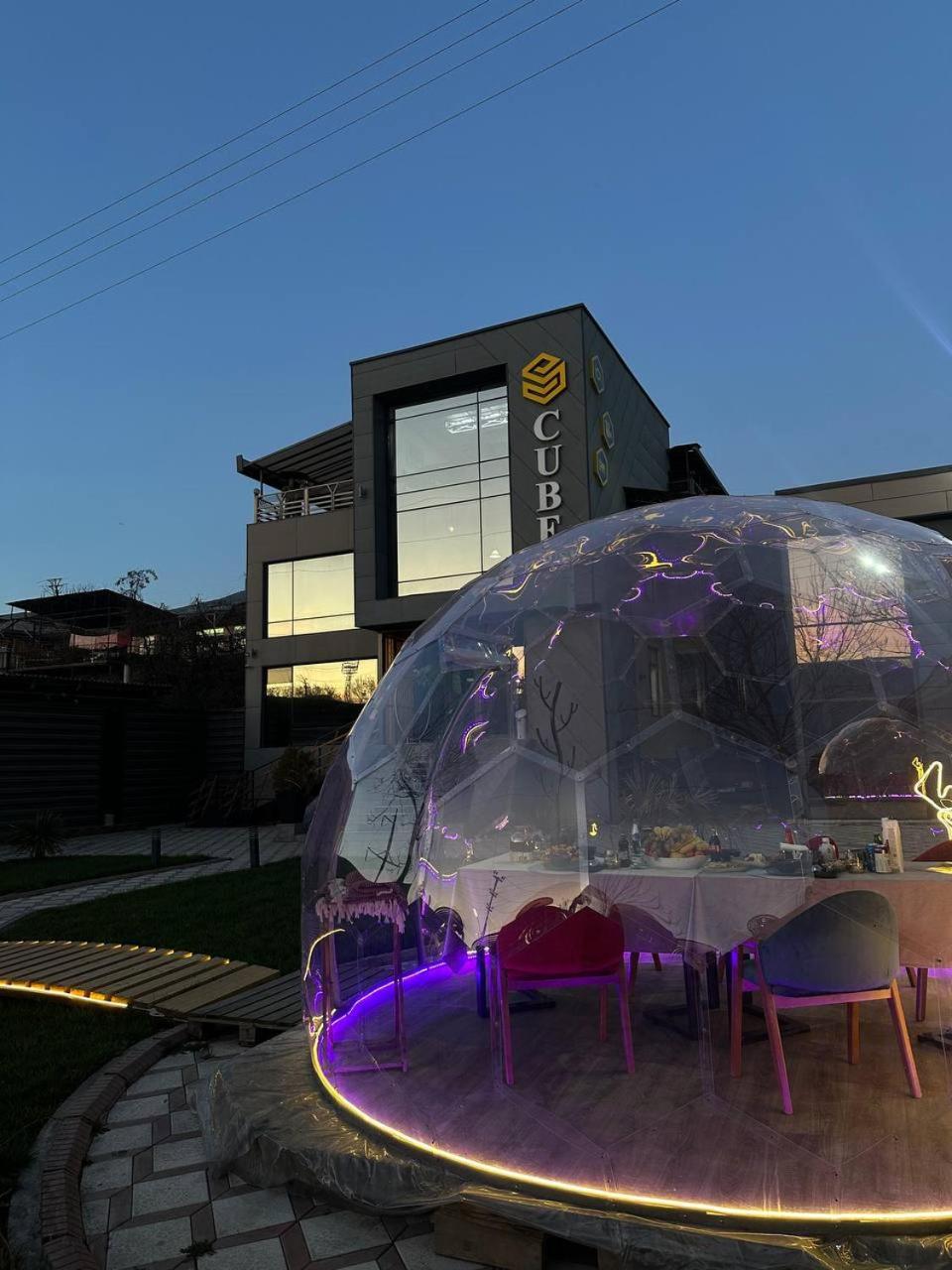 Cube House Osh Hotel Eksteriør billede