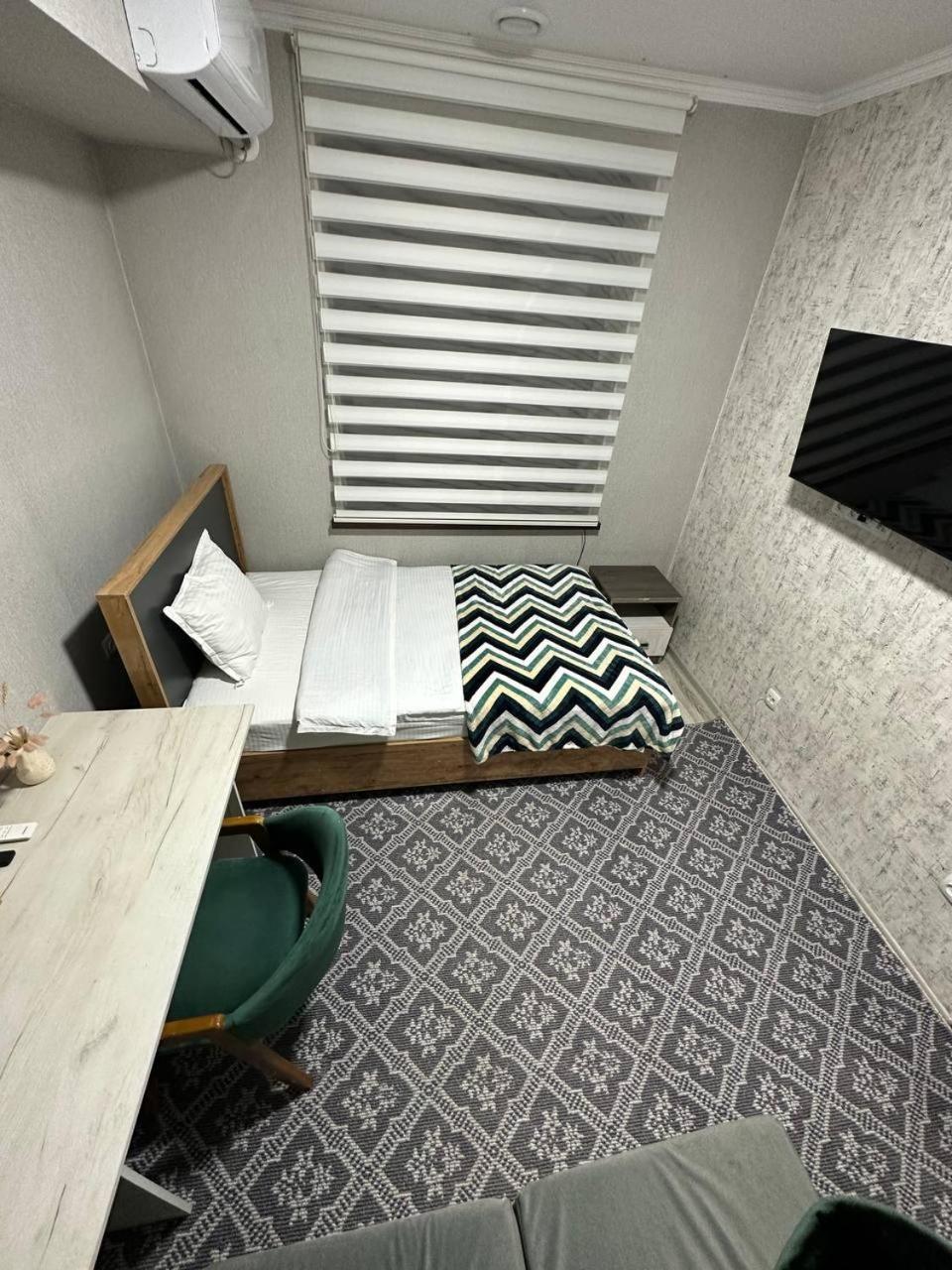 Cube House Osh Hotel Eksteriør billede